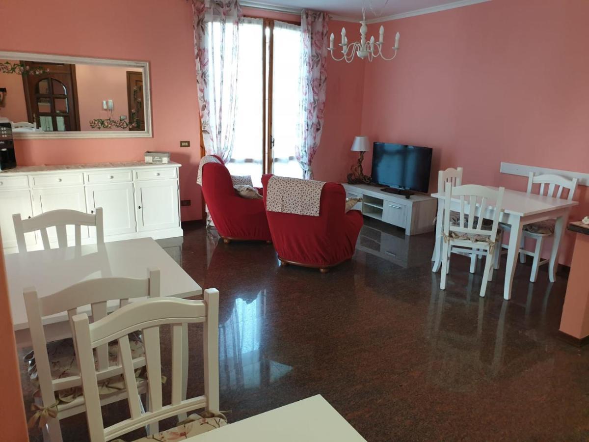 Villa Ferrari Oriella Solignano Nuovo Exteriör bild