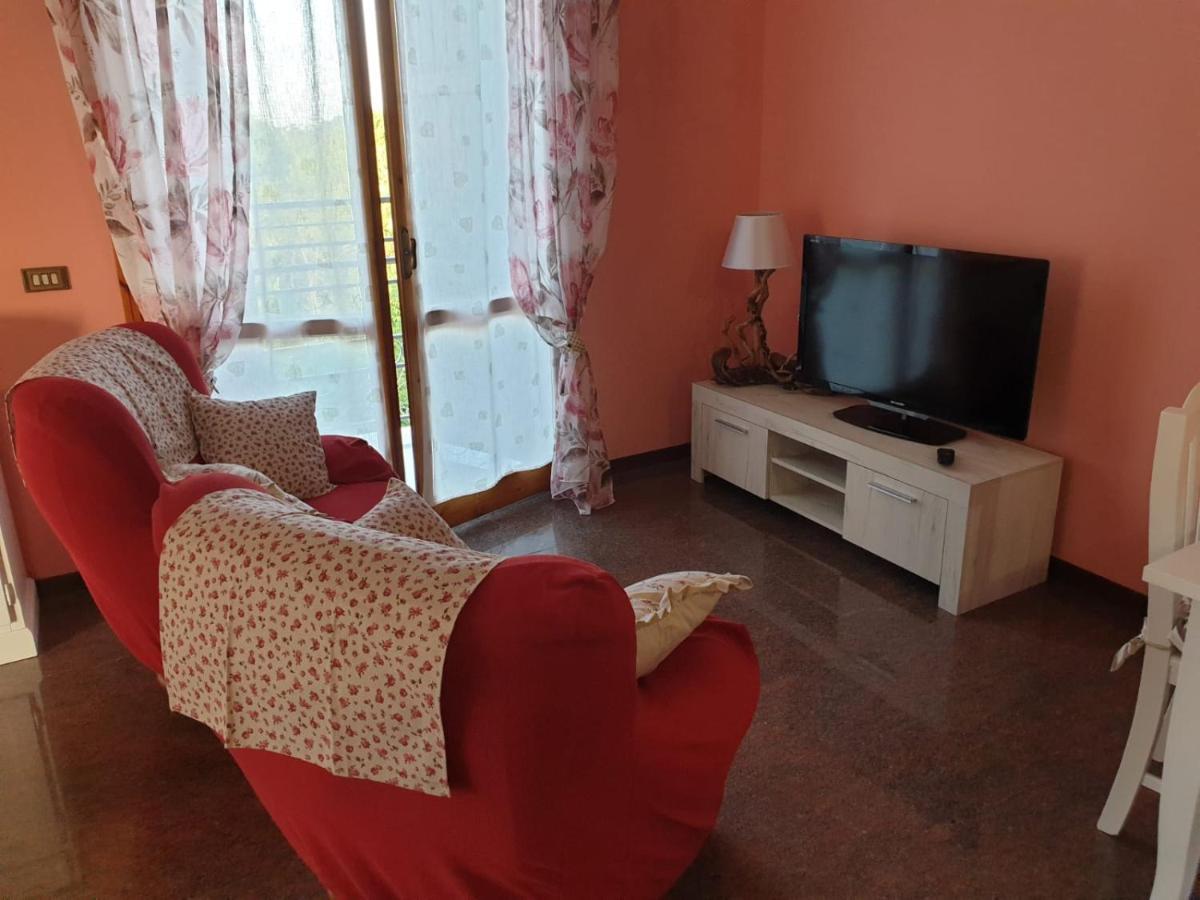Villa Ferrari Oriella Solignano Nuovo Exteriör bild