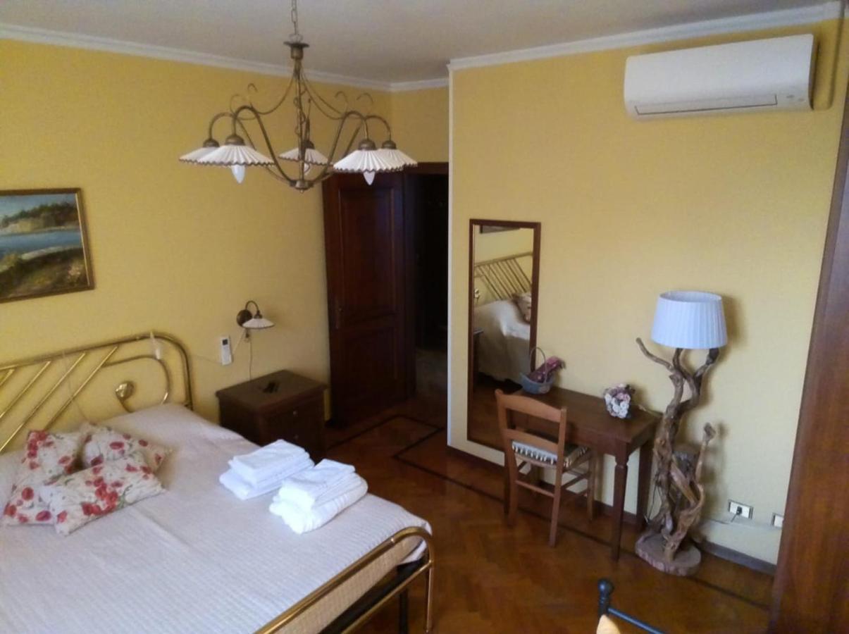 Villa Ferrari Oriella Solignano Nuovo Exteriör bild